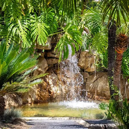 Beautiful With Stunning Sea Views, Perfect For Relaxation شقة *